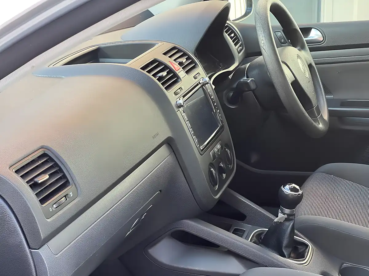 Used 2007 Volkswagen Golf S Silver - Interior and Exterior details 10