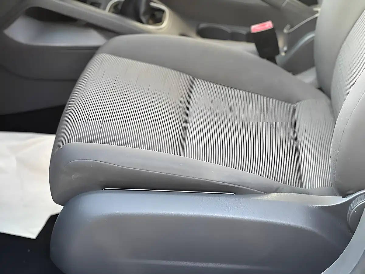 Used 2007 Volkswagen Golf S Silver - Interior and Exterior details 8