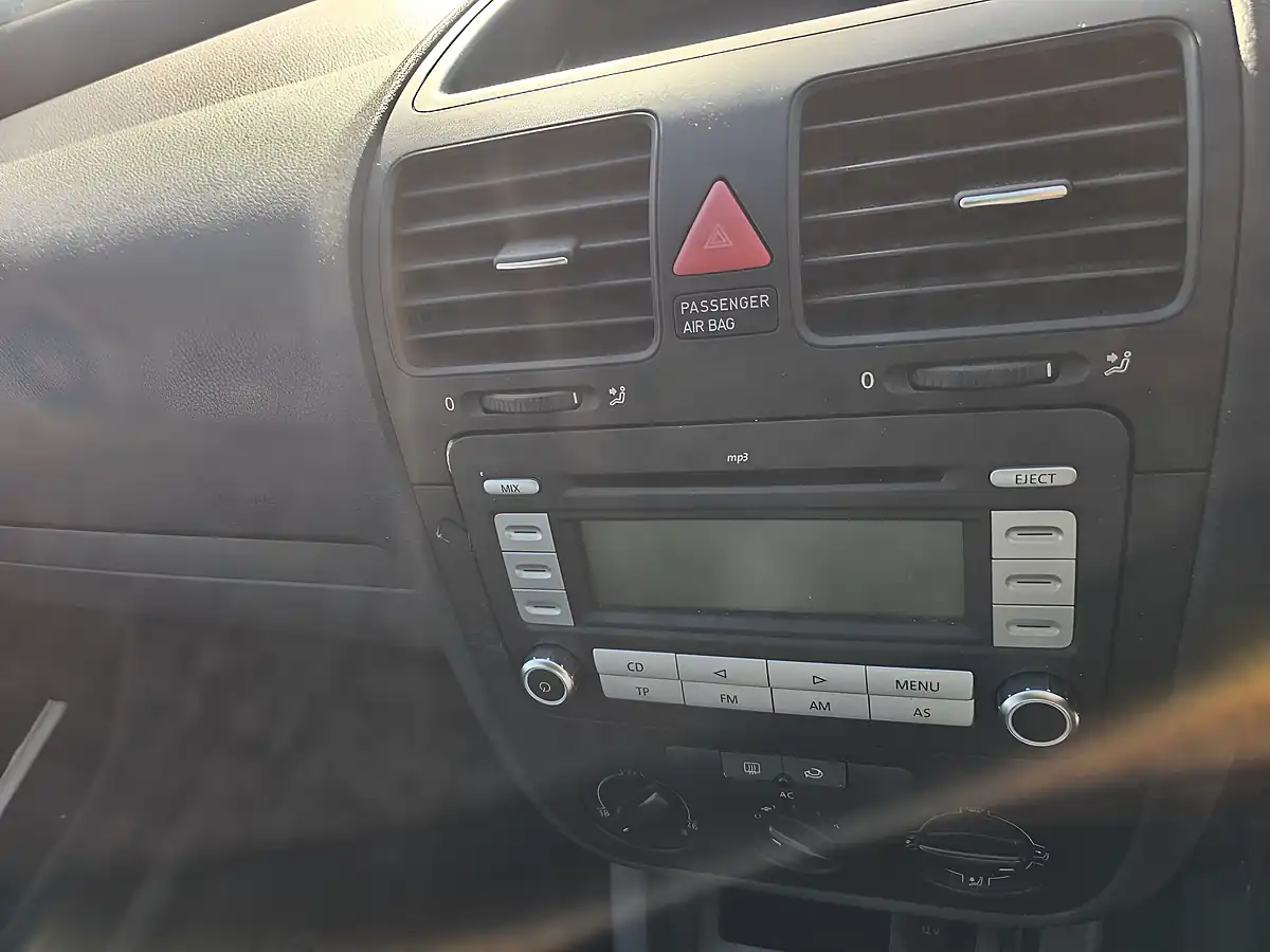 Used 2007 Volkswagen Golf S Silver - Interior and Exterior details 12