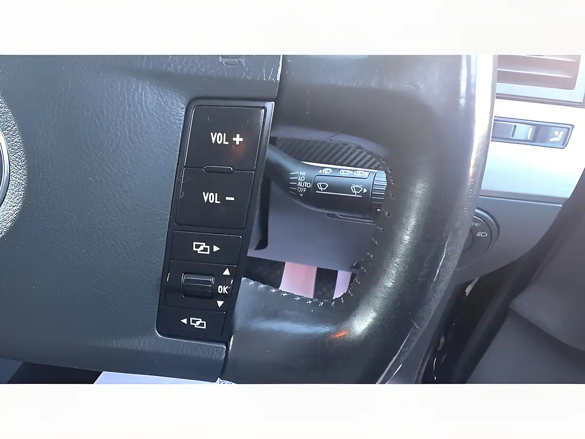 Used 2007 Volkswagen Touareg Se Black - Interior and Exterior details 20