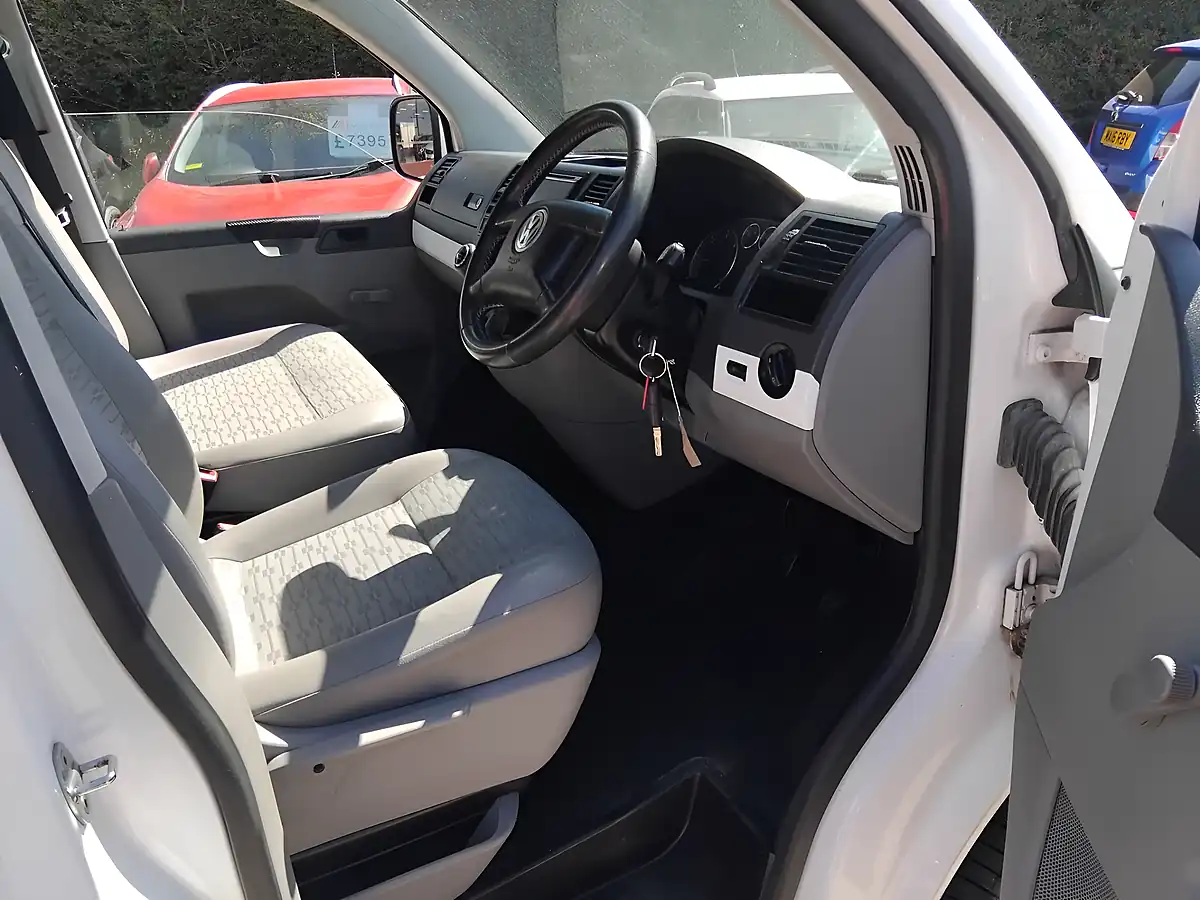 Used 2007 Volkswagen Transporter Lwb Motorcaravan White - Interior and Exterior details 18