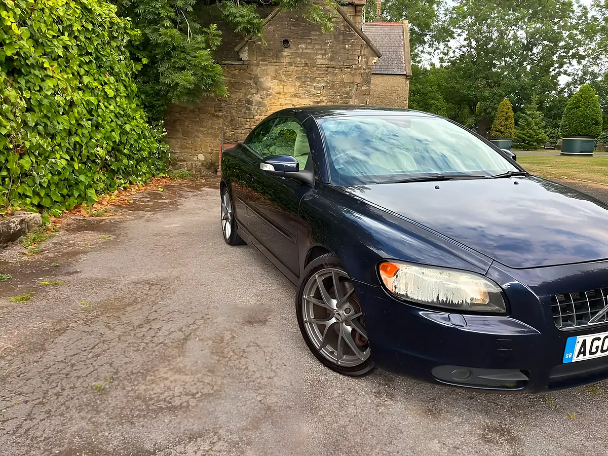 Used 2007 Volvo C70 Se Lux Blue - Interior and Exterior details 14