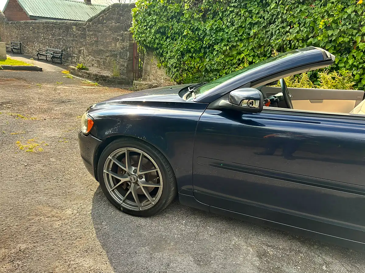 Used 2007 Volvo C70 Se Lux Blue - Interior and Exterior details 16