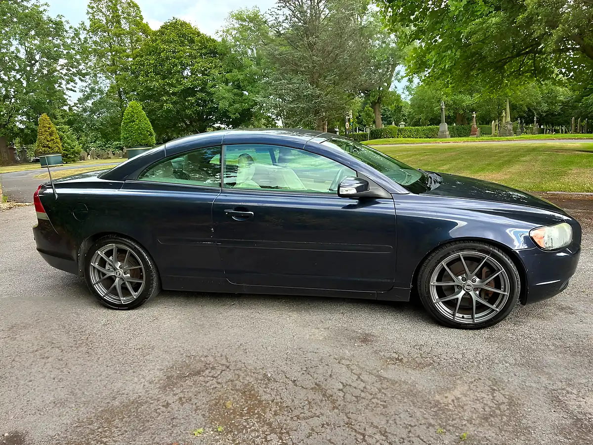Used 2007 Volvo C70 Se Lux Blue - Interior and Exterior details 19