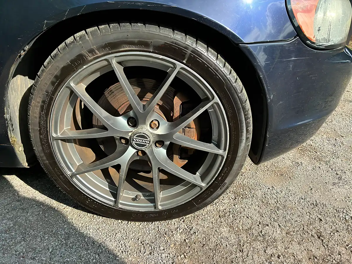Used 2007 Volvo C70 Se Lux Blue - Interior and Exterior details 20
