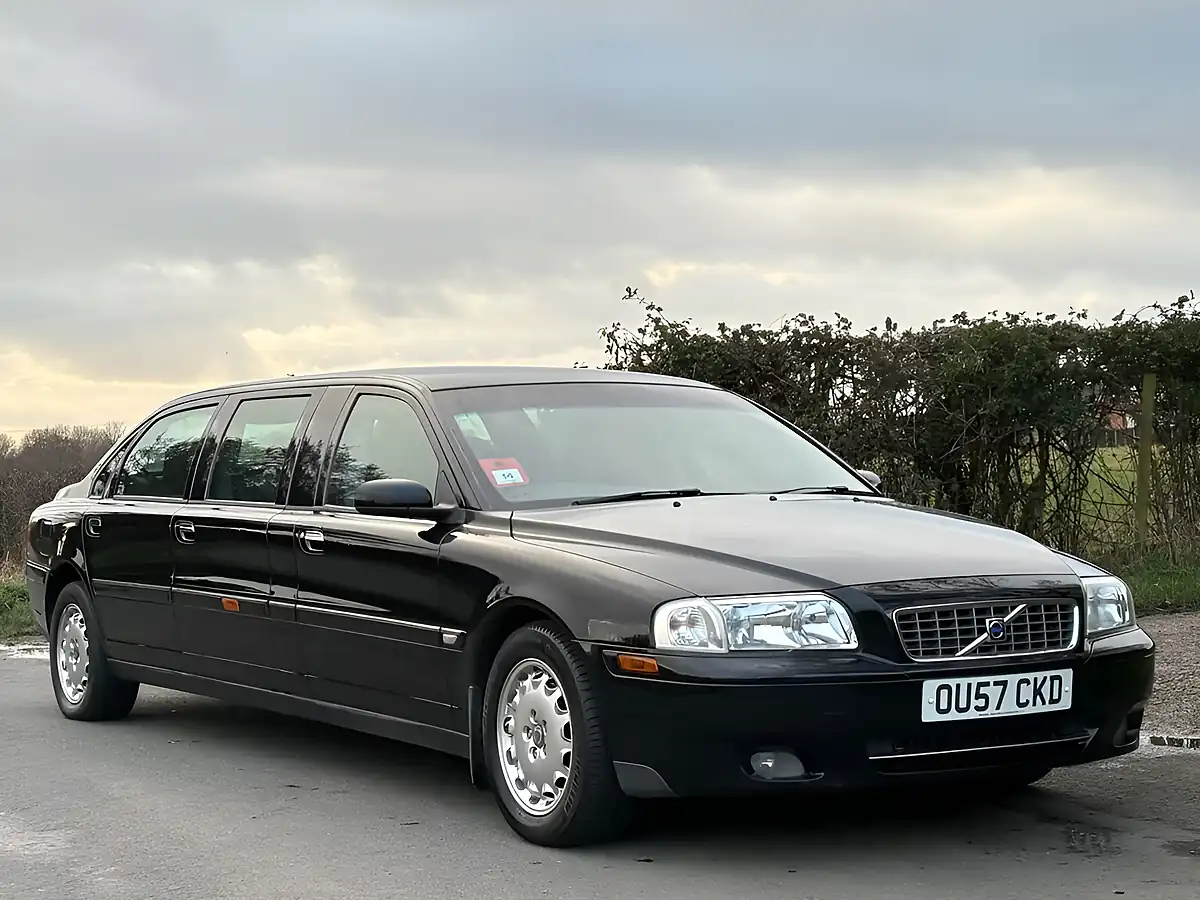 Used 2007 Volvo S80 Black - Front View