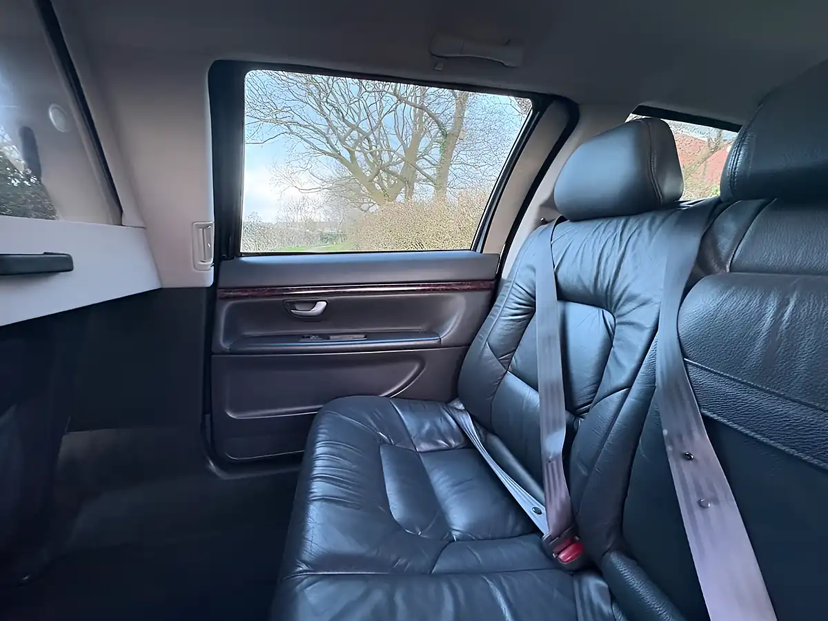 Used 2007 Volvo S80 Black - Interior and Exterior details 17