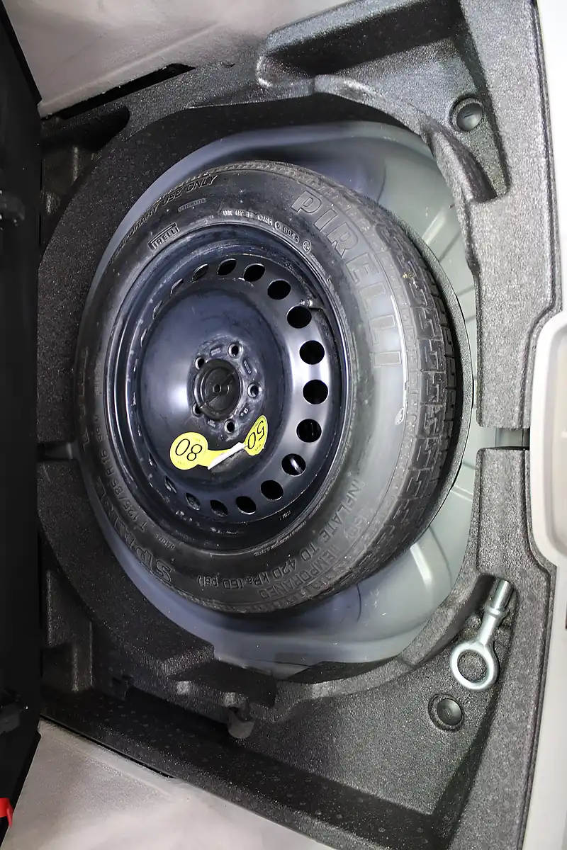 Used 2007 Volvo V50 Se Blue - Interior and Exterior details 11