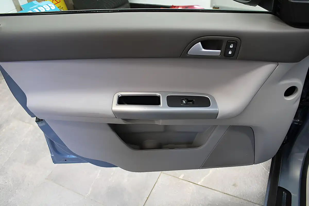 Used 2007 Volvo V50 Se Blue - Interior and Exterior details 17