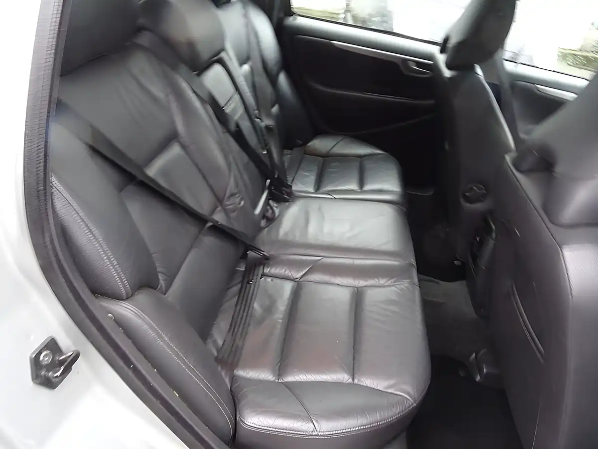 Used 2007 Volvo V70 Se Silver - Interior and Exterior details 13