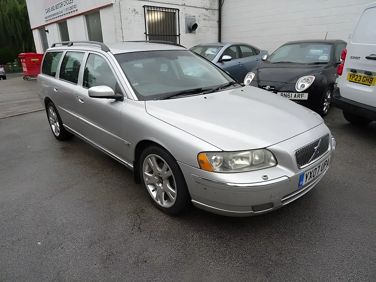 Used 2007 Volvo V70 Se Silver - Interior and Exterior details 3