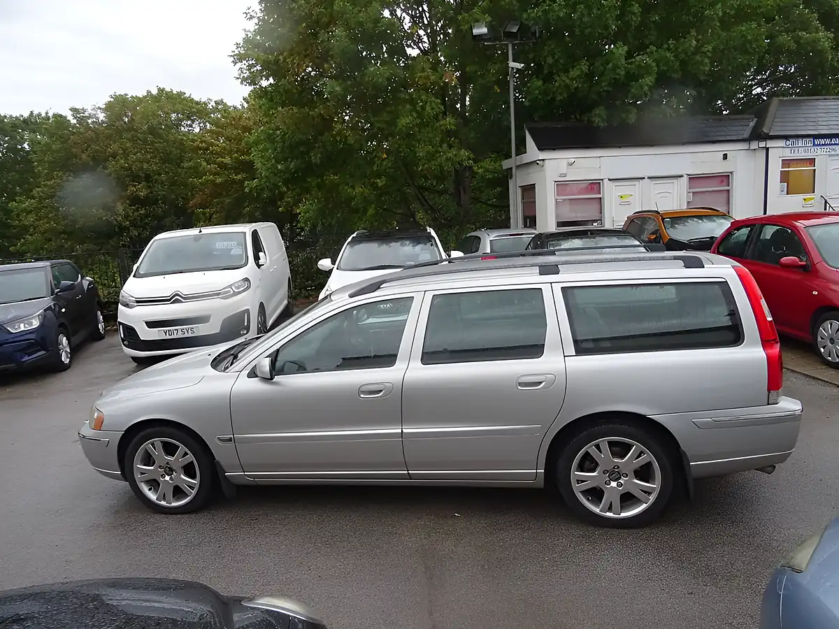 Used 2007 Volvo V70 Se Silver - Interior and Exterior details 7