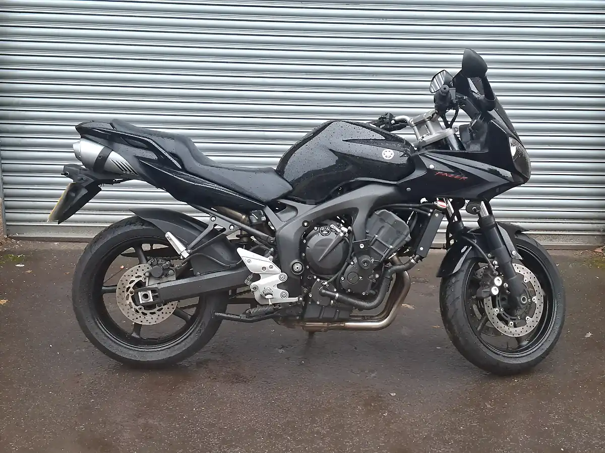 Used 2007 Yamaha Fz S2 Black - Interior and Exterior details 10