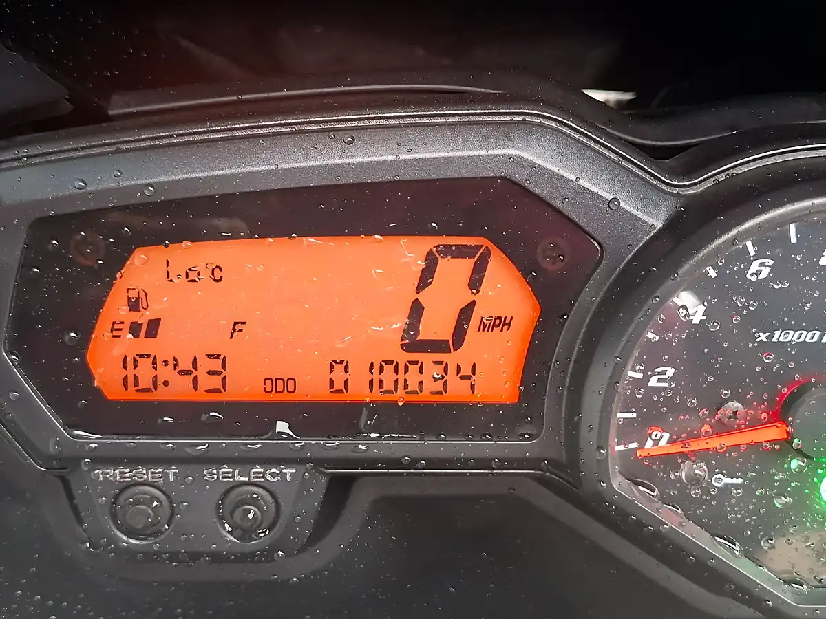 Used 2007 Yamaha Fz S2 Black - Interior and Exterior details 11