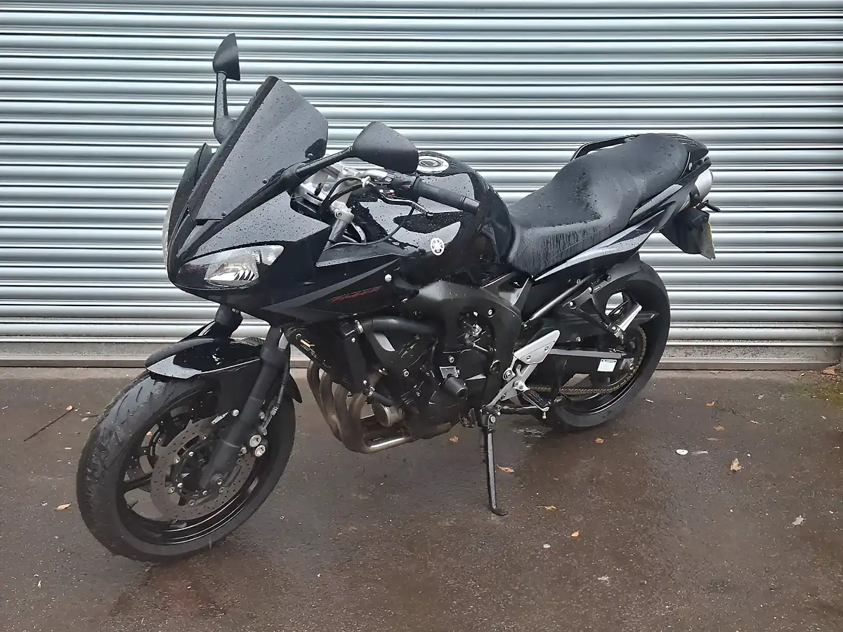 Used 2007 Yamaha Fz S2 Black - Interior and Exterior details 4
