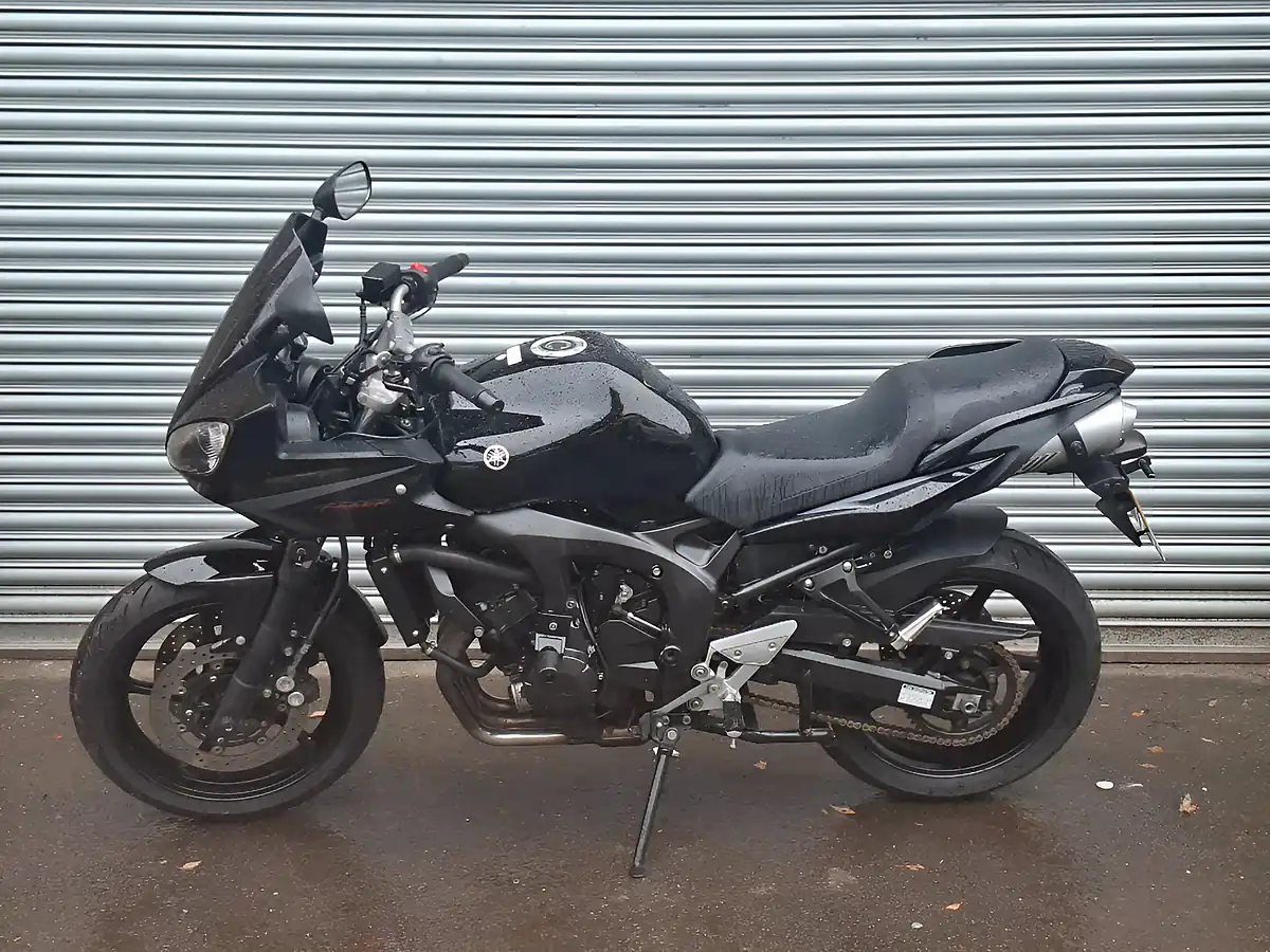 Used 2007 Yamaha Fz S2 Black - Interior and Exterior details 5