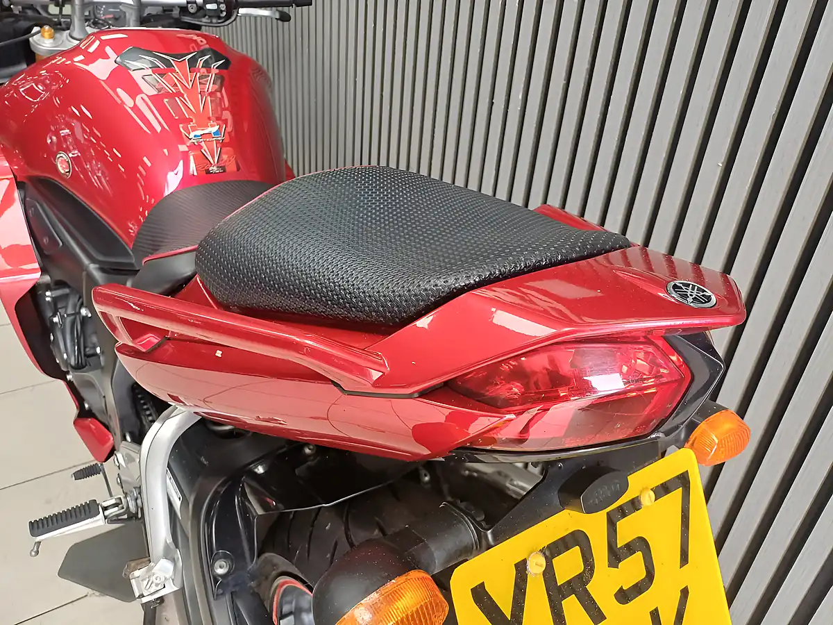 Used 2007 Yamaha FZ1 Fazer Red - Interior and Exterior details 11