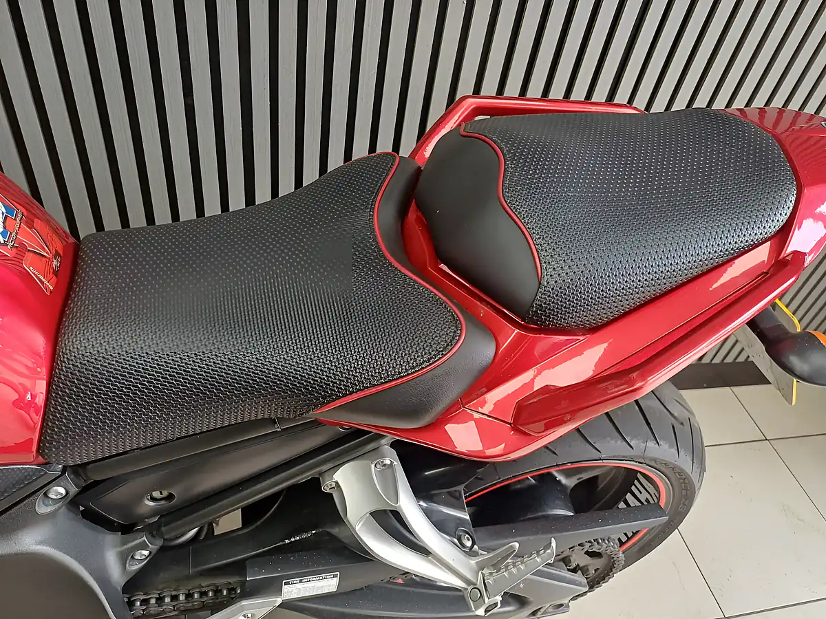 Used 2007 Yamaha FZ1 Fazer Red - Interior and Exterior details 13