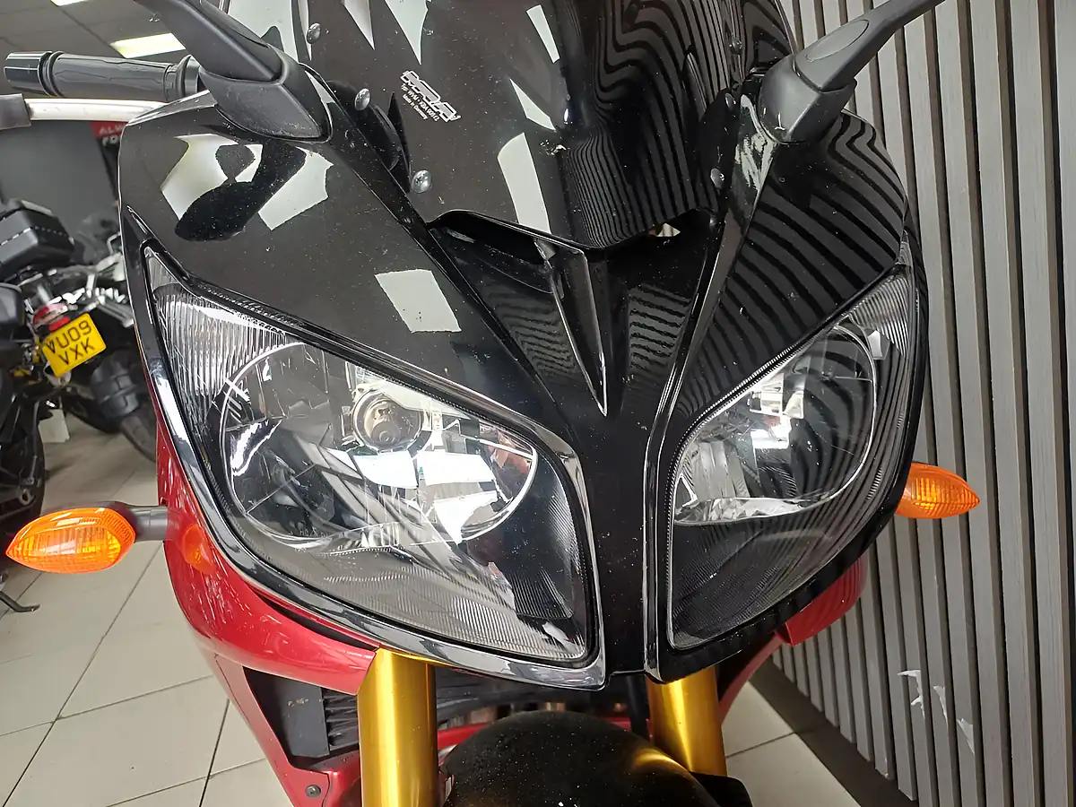 Used 2007 Yamaha FZ1 Fazer Red - Interior and Exterior details 14