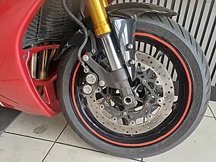 Used 2007 Yamaha FZ1 Fazer Red - Interior and Exterior details 16