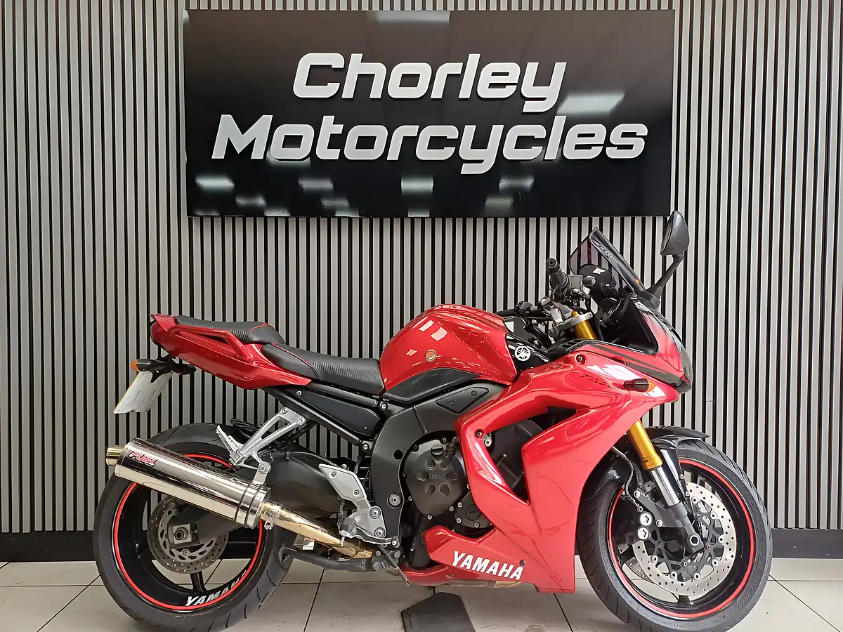 Used 2007 Yamaha FZ1 Fazer Red - Interior and Exterior details 2