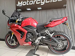 Used 2007 Yamaha FZ1 Fazer Red - Interior and Exterior details 4