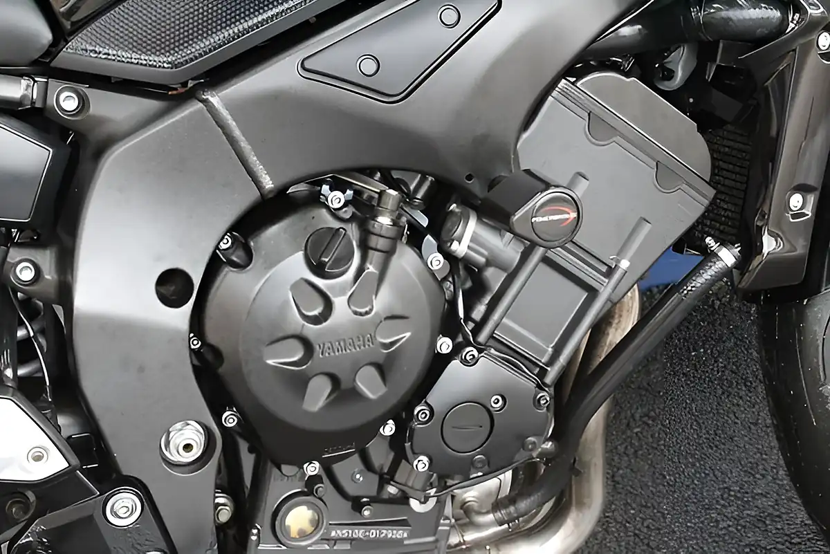 Used 2007 Yamaha FZ1 Super Retro Black - Interior and Exterior details 10