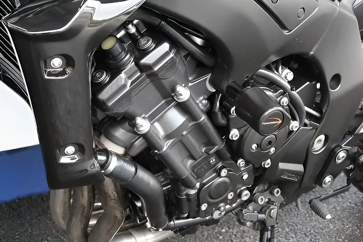 Used 2007 Yamaha FZ1 Super Retro Black - Interior and Exterior details 16