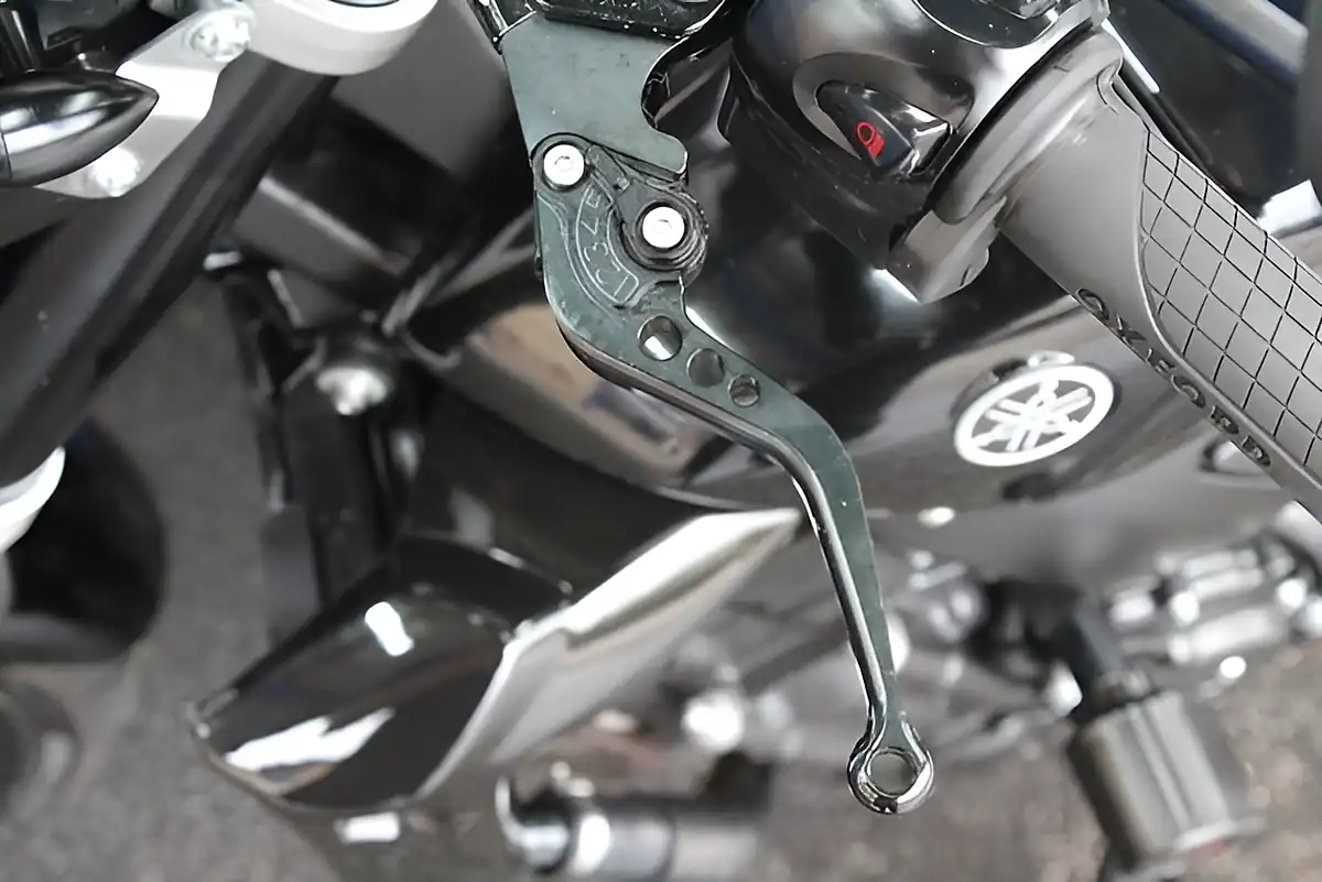 Used 2007 Yamaha FZ1 Super Retro Black - Interior and Exterior details 17