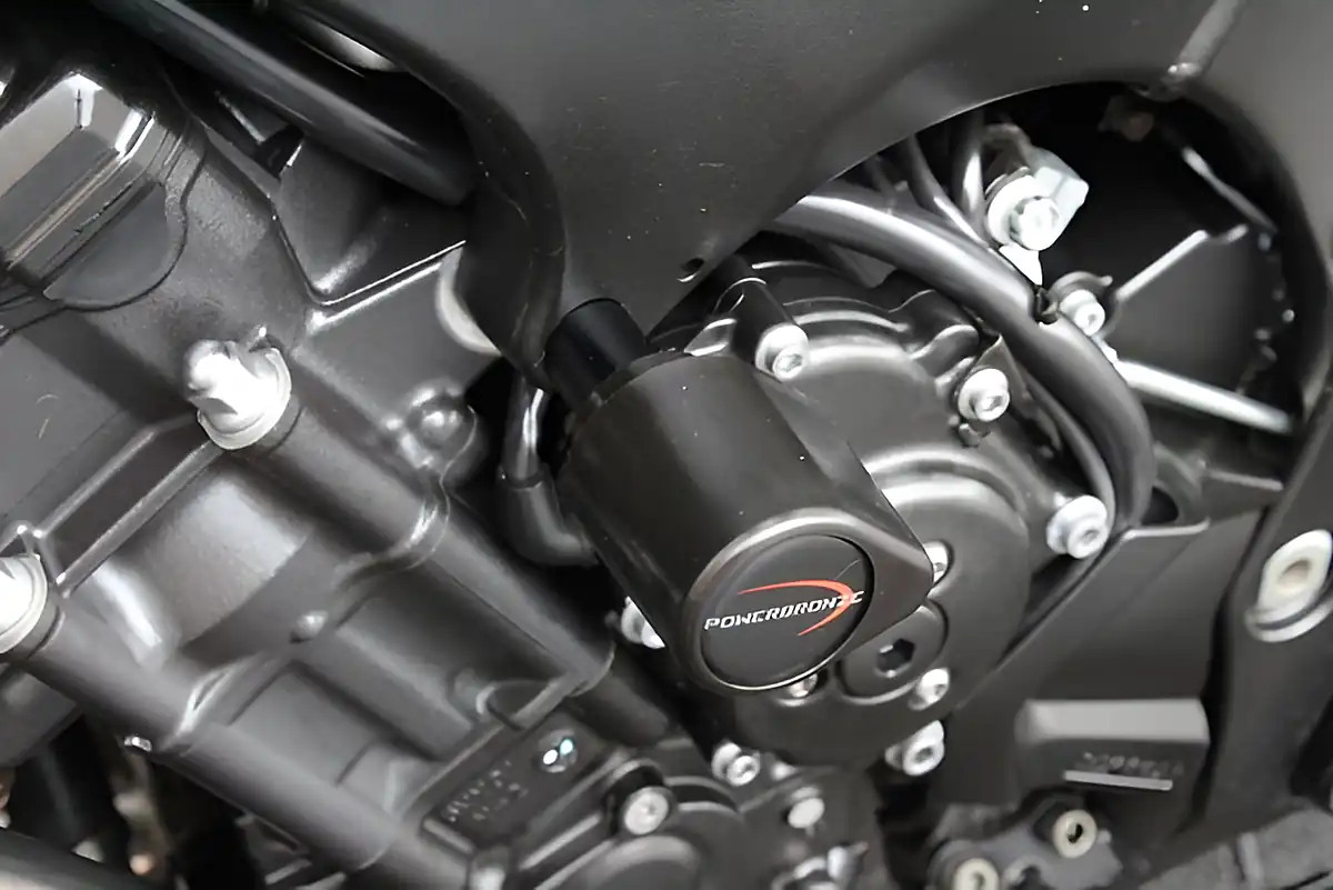 Used 2007 Yamaha FZ1 Super Retro Black - Interior and Exterior details 6