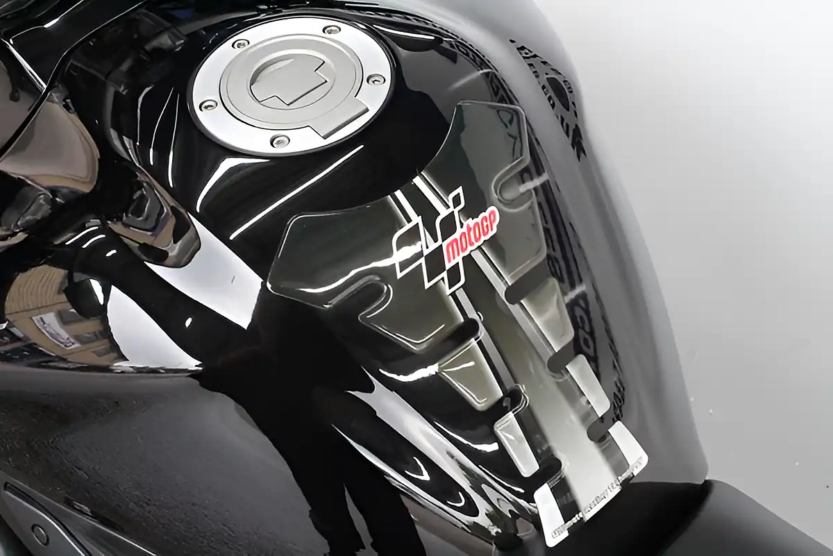 Used 2007 Yamaha FZ1 Super Retro Black - Interior and Exterior details 8