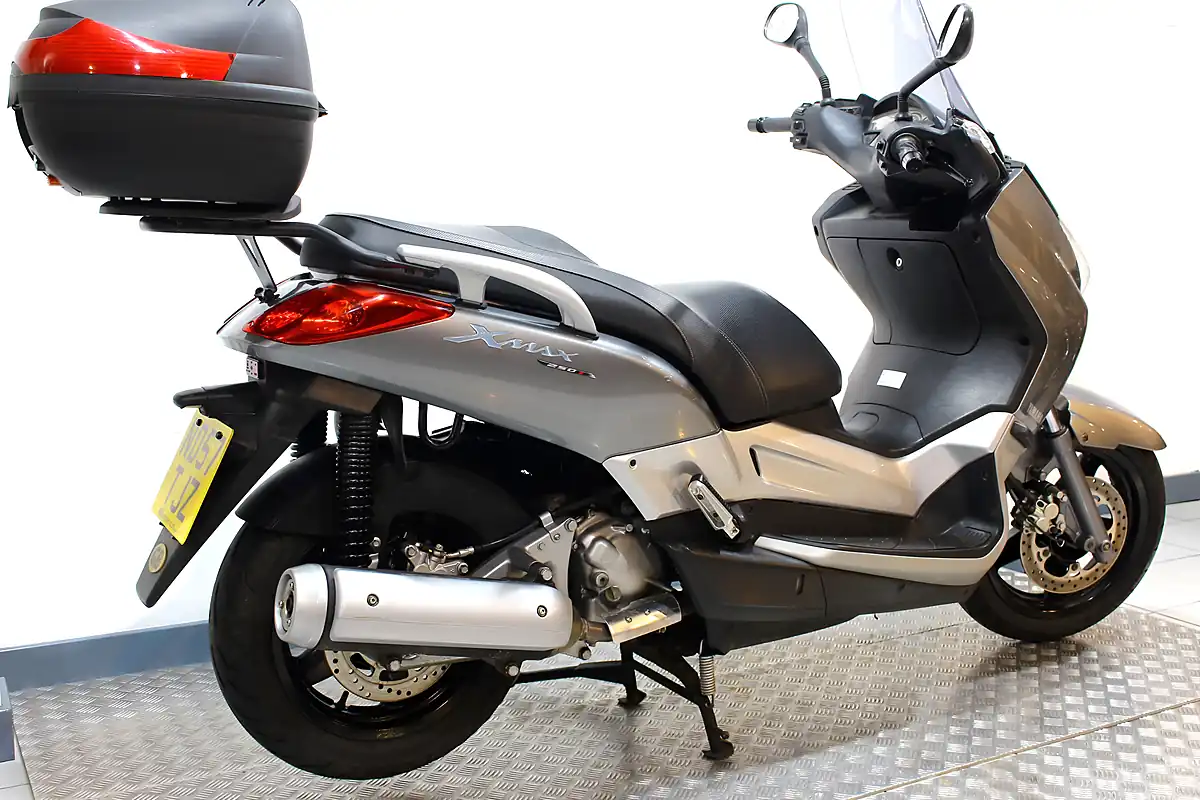 Used 2007 Yamaha YP250R X-Max Silver - Interior and Exterior details 3