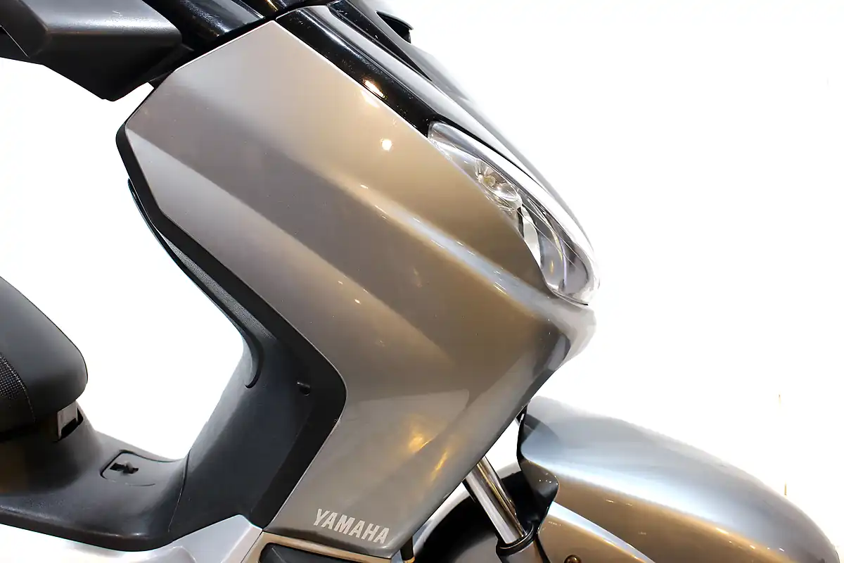 Used 2007 Yamaha YP250R X-Max Silver - Interior and Exterior details 4
