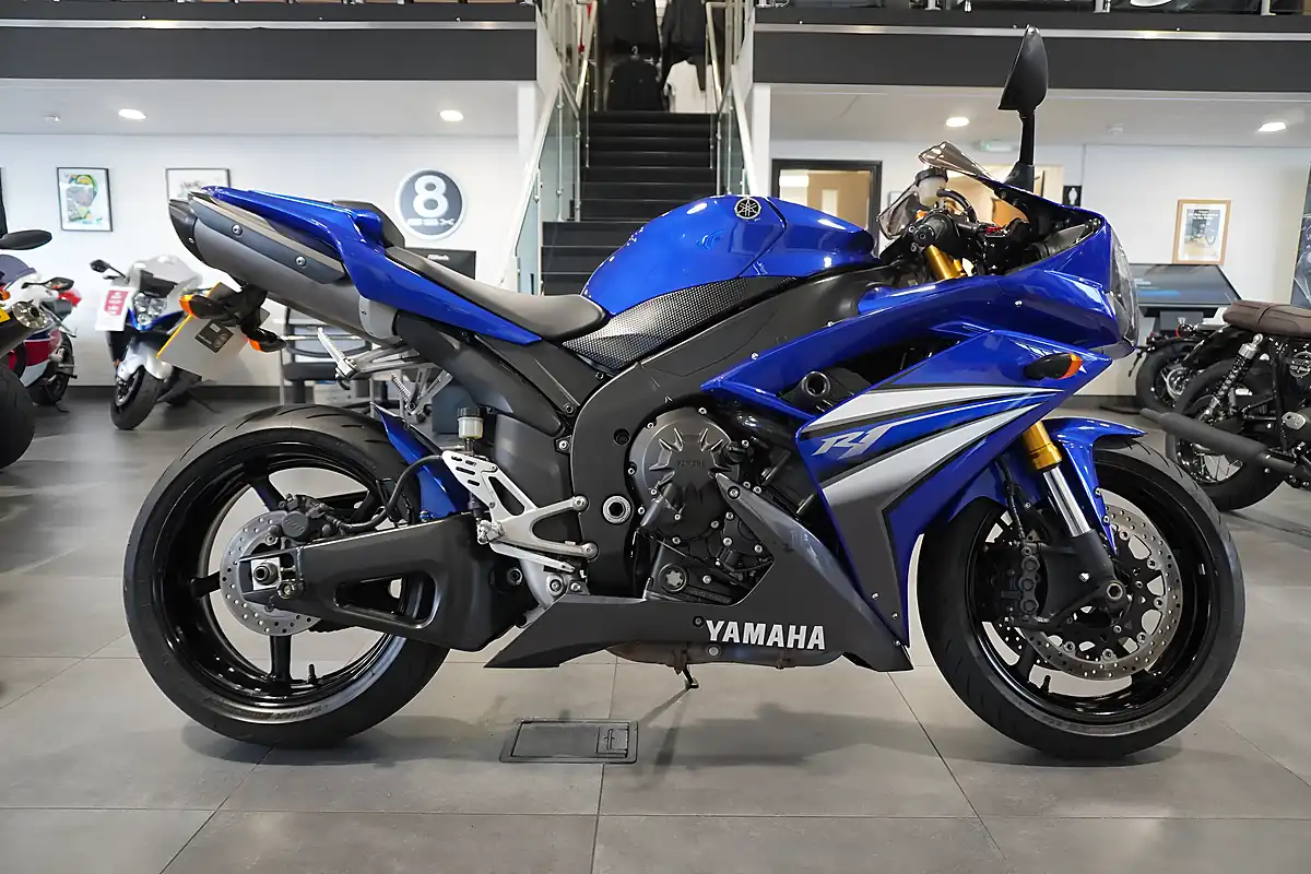 Used 2007 Yamaha YZF-R1 Blue - Front View