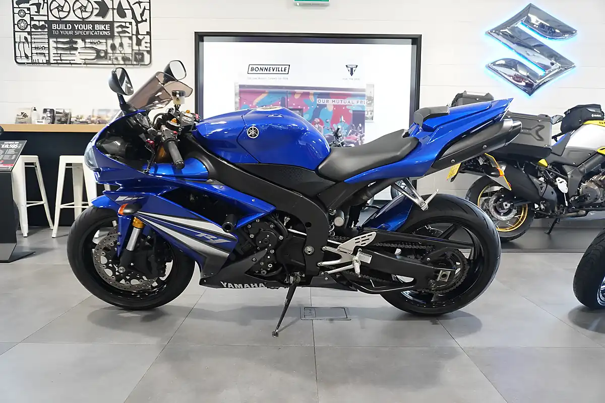 Used 2007 Yamaha YZF-R1 Blue - Interior and Exterior details 2