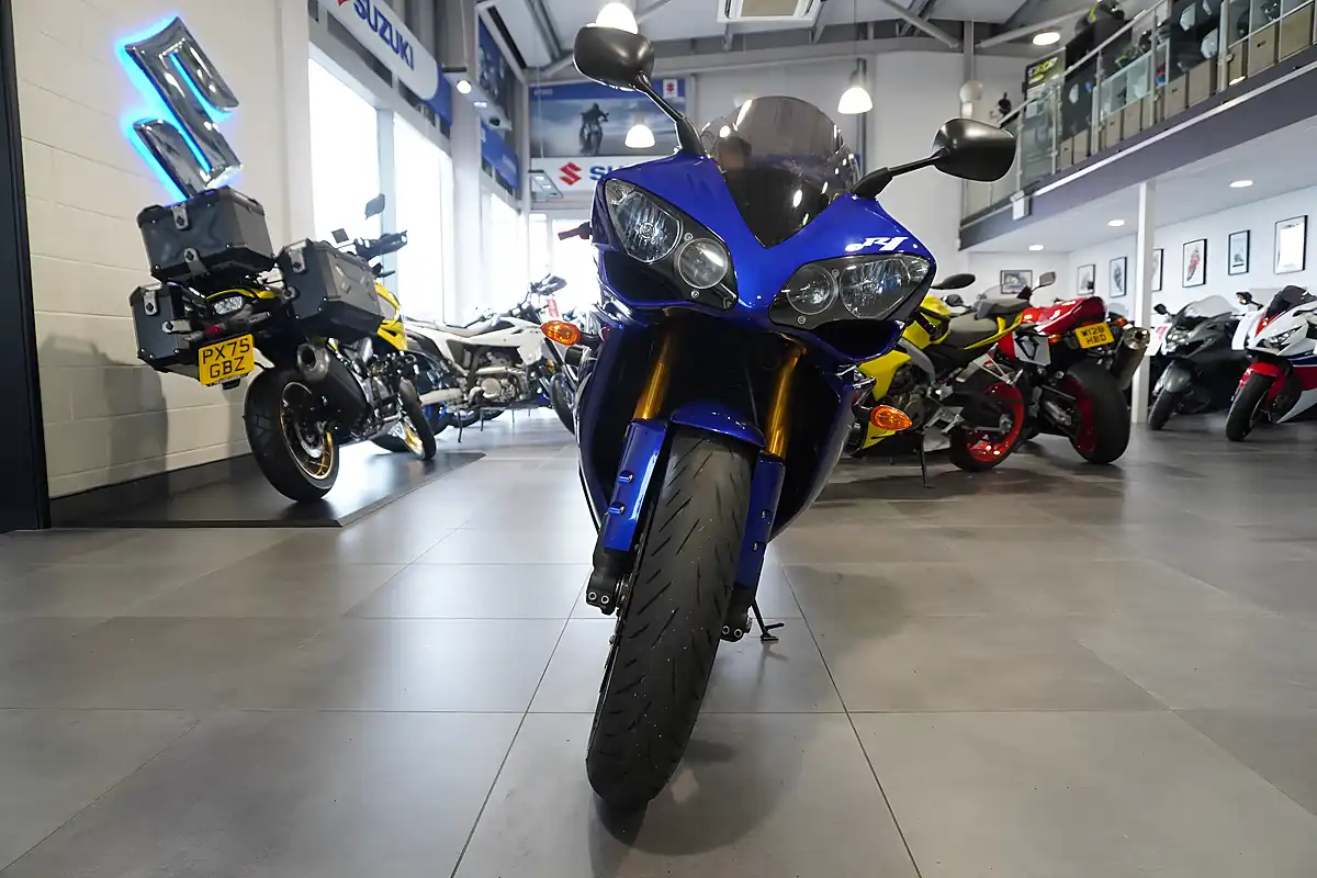 Used 2007 Yamaha YZF-R1 Blue - Interior and Exterior details 3