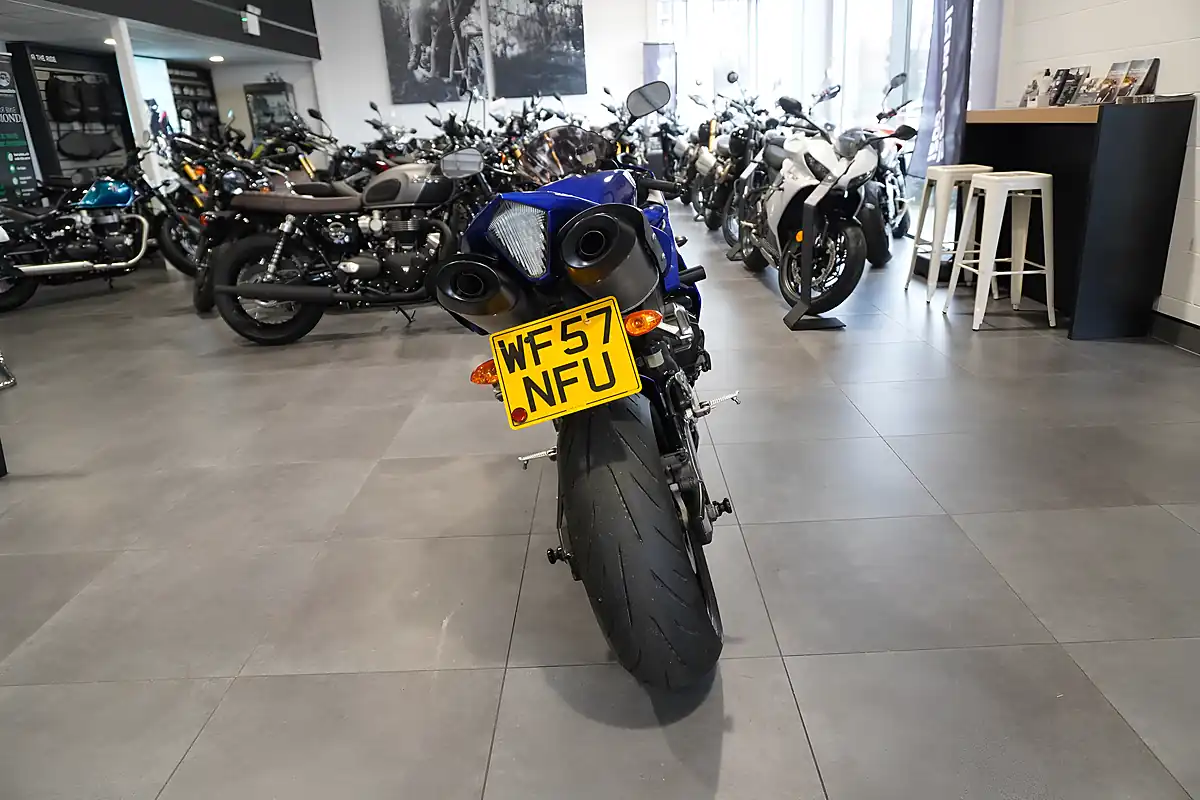 Used 2007 Yamaha YZF-R1 Blue - Interior and Exterior details 4