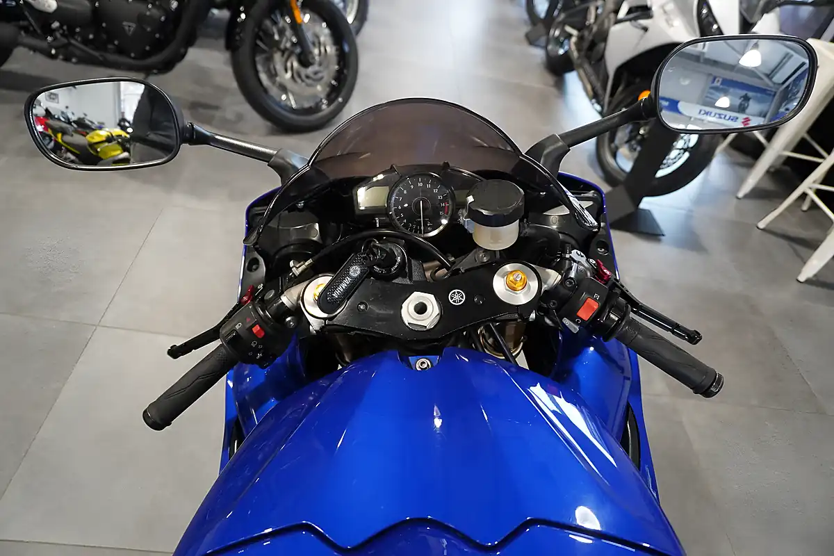 Used 2007 Yamaha YZF-R1 Blue - Interior and Exterior details 7