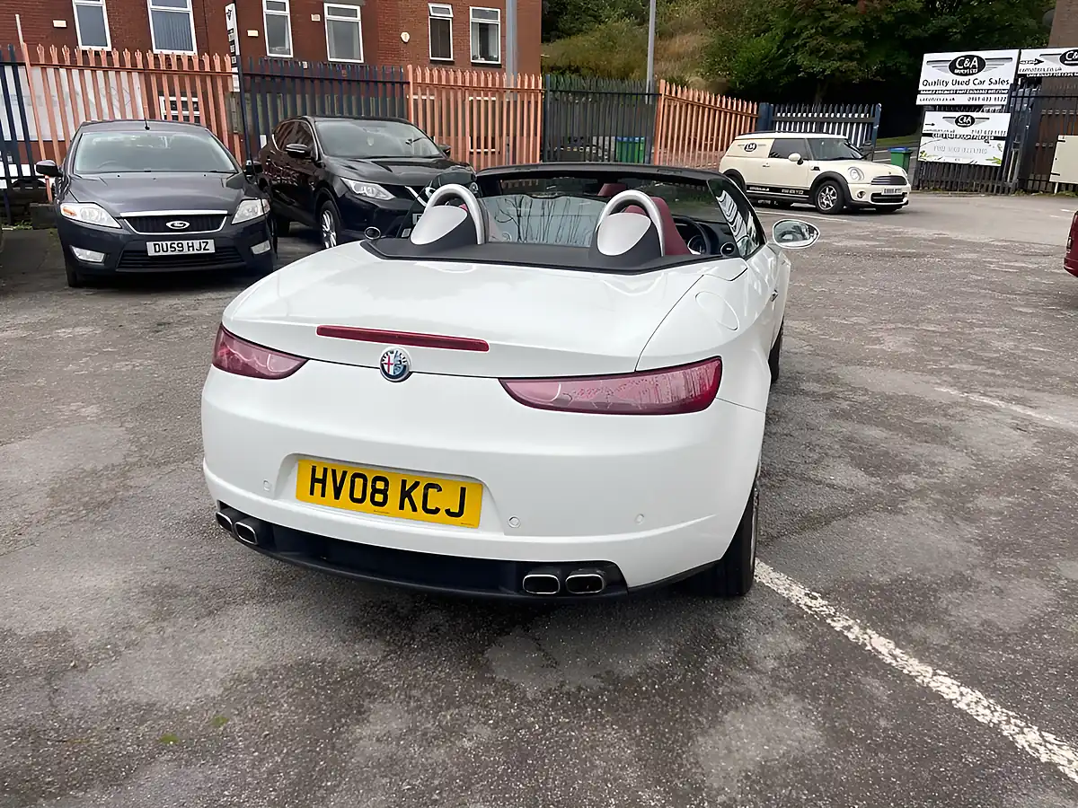 Used 2008 Alfa Romeo Spider Convertible White - Interior and Exterior details 6