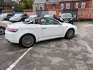 Used 2008 Alfa Romeo Spider Convertible White - Interior and Exterior details 8