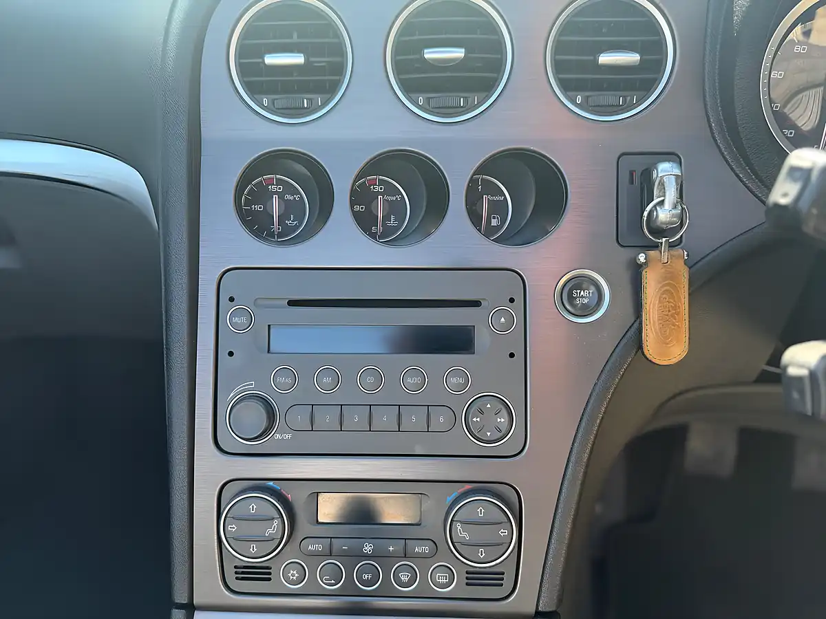 Used 2008 Alfa Romeo Spider Limited Edition Carbonio Black - Interior and Exterior details 16