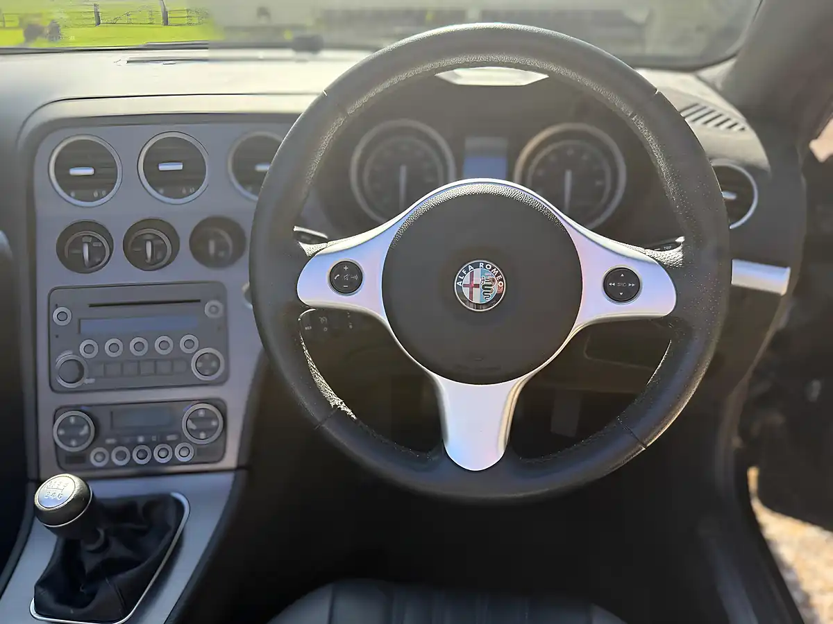 Used 2008 Alfa Romeo Spider Limited Edition Carbonio Black - Interior and Exterior details 17