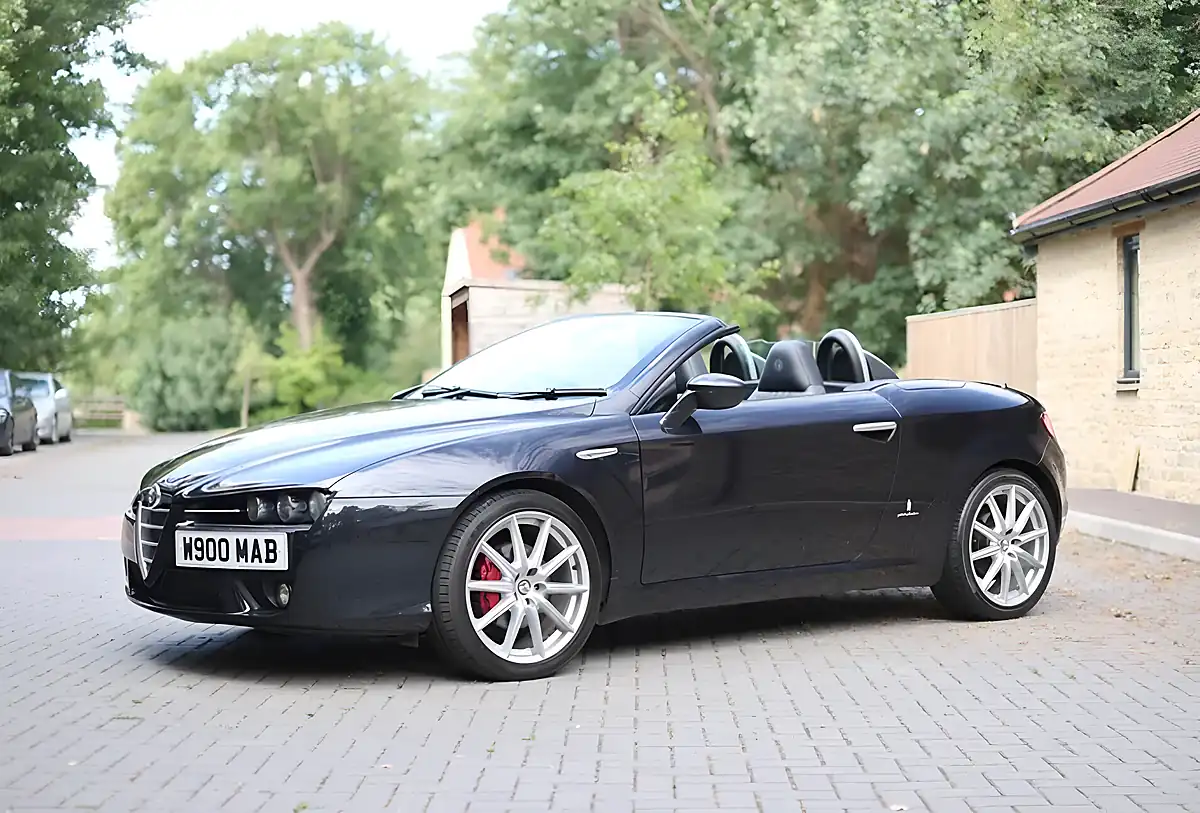 Used 2008 Alfa Romeo Spider Limited Edition Carbonio Black - Interior and Exterior details 4