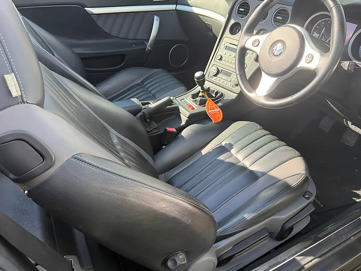Used 2008 Alfa Romeo Spider Limited Edition Carbonio Black - Interior and Exterior details 5