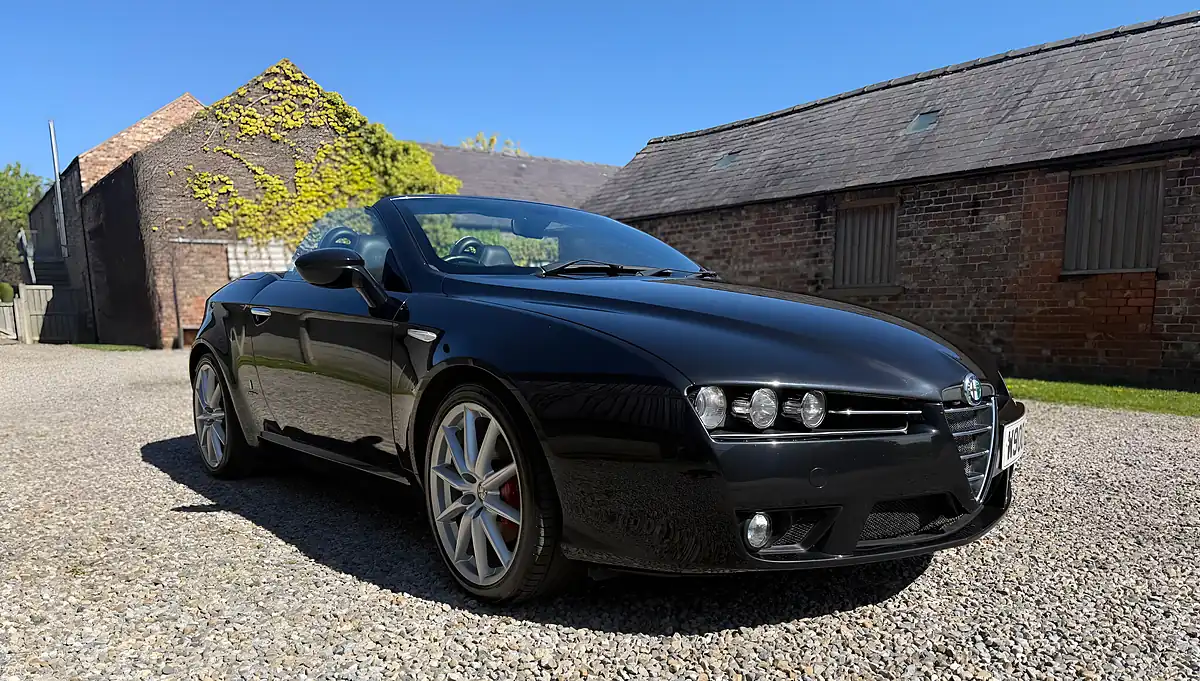 Used 2008 Alfa Romeo Spider Limited Edition Carbonio Black - Interior and Exterior details 6