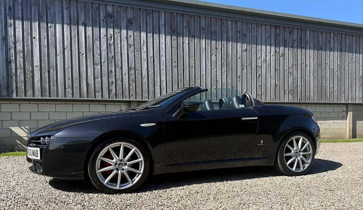 Used 2008 Alfa Romeo Spider Limited Edition Carbonio Black - Interior and Exterior details 8
