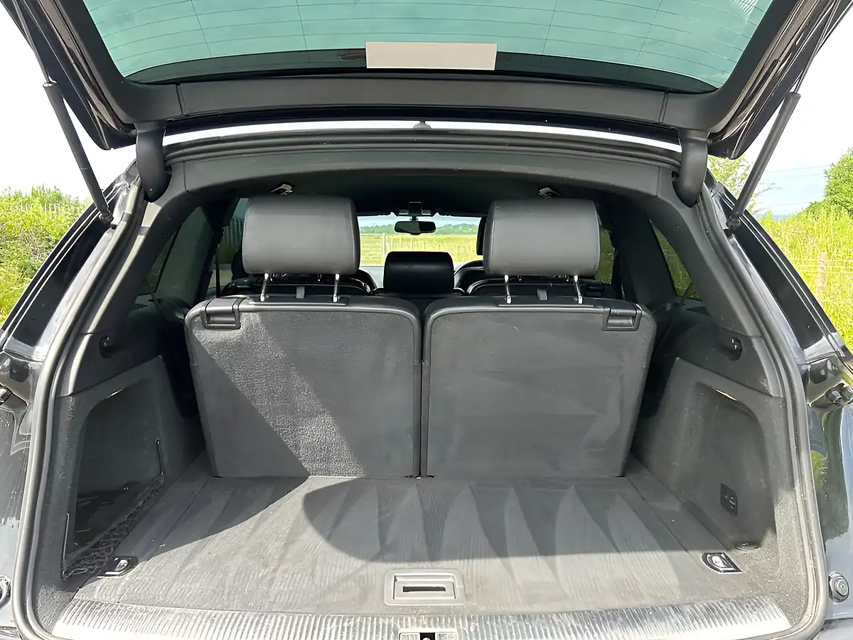 Used 2008 Audi Q7 S Line Black - Interior and Exterior details 11
