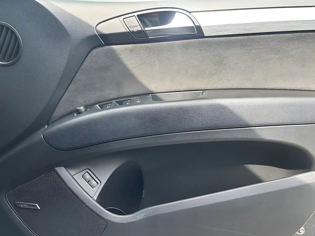 Used 2008 Audi Q7 S Line Black - Interior and Exterior details 14