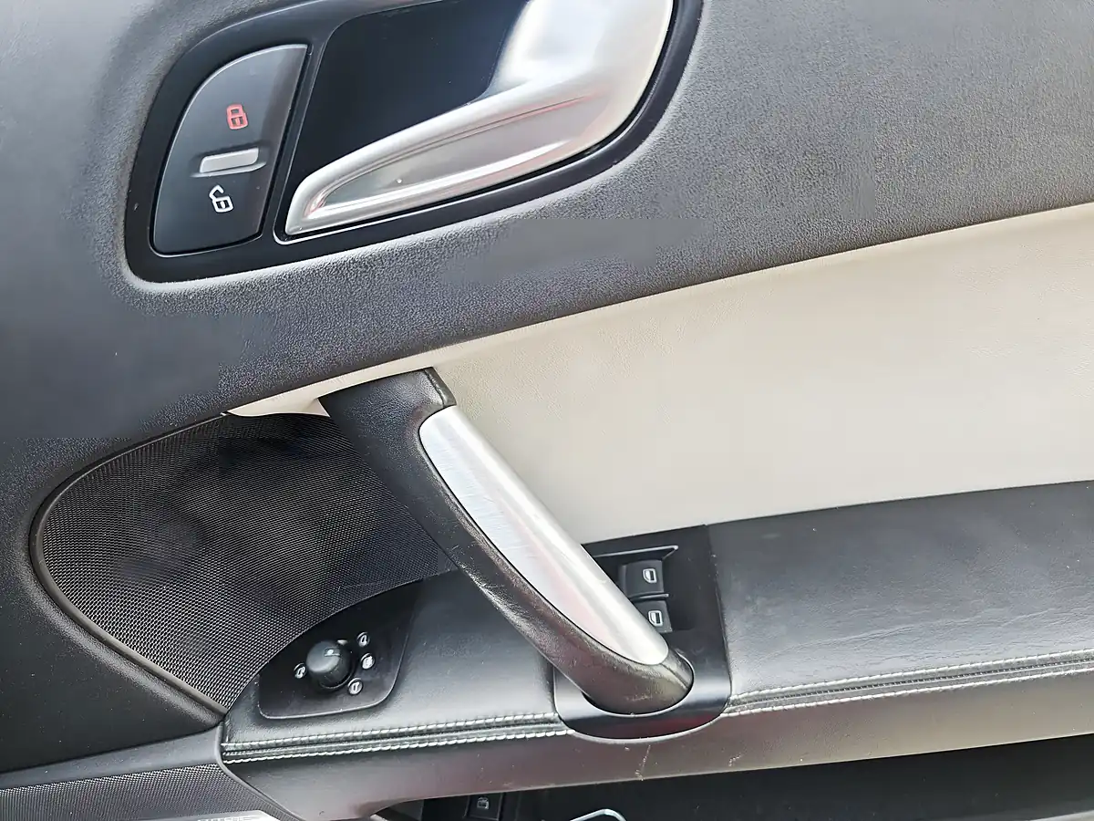 Used 2008 Audi Tt S Red - Interior and Exterior details 16