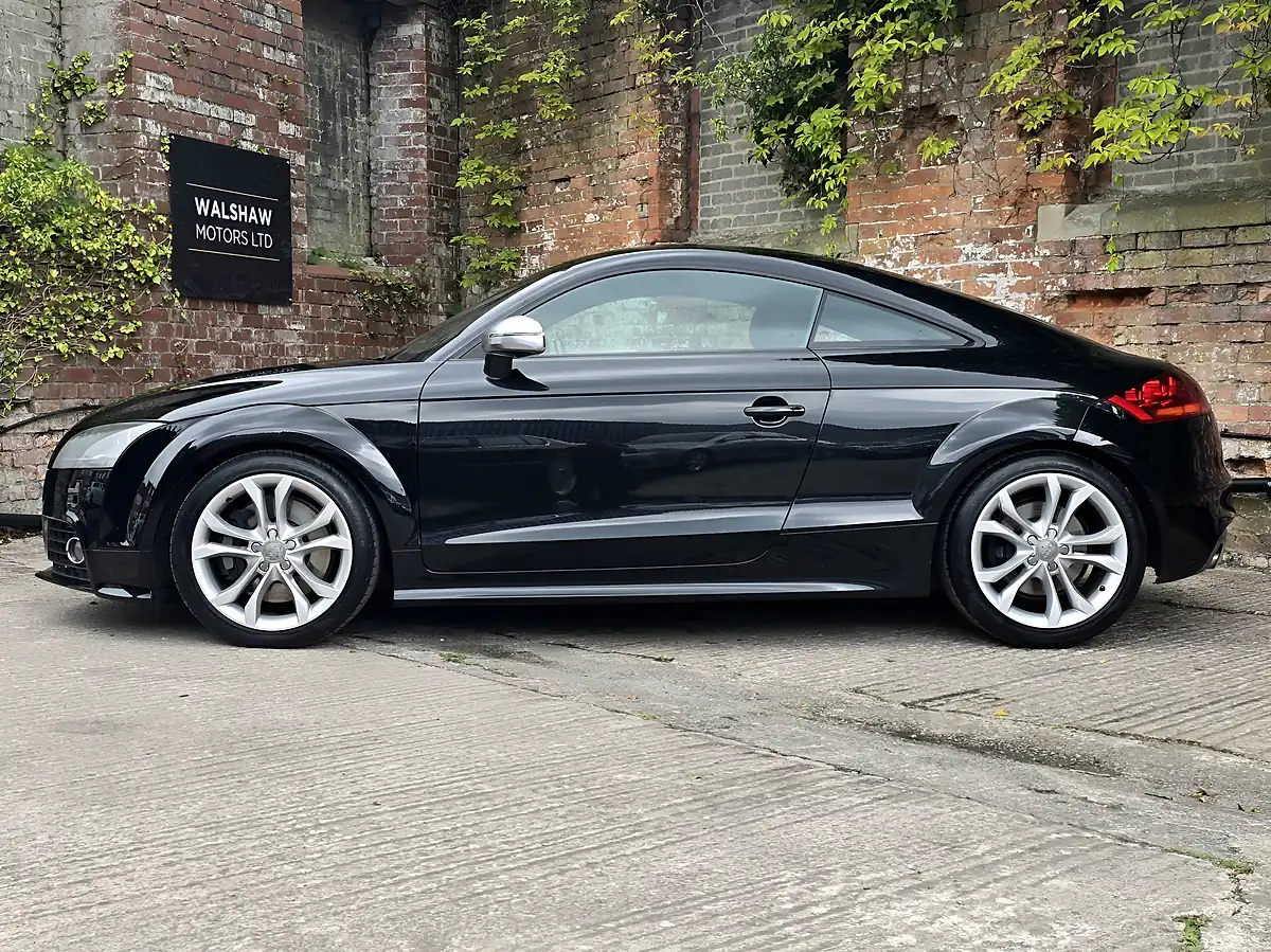 Used 2008 Audi Tts Black - Interior and Exterior details 11